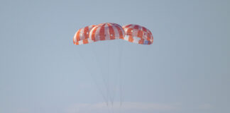 NASA Astronauts Splash Down After Historic Moon Flyby, Agency Declares Mission a Success