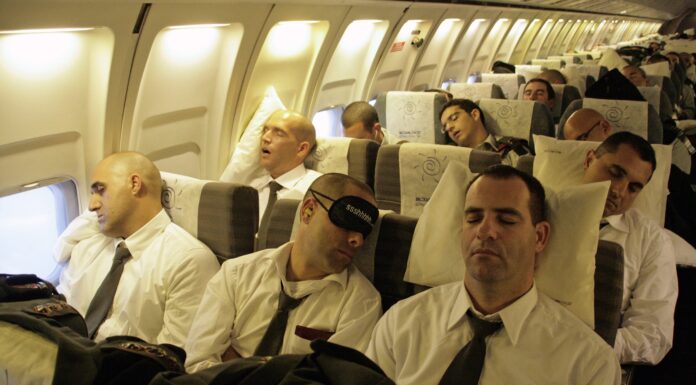 10+ Tips Frequent Flyers Swear By for Surviving — and Actually Enjoying — a Long-Haul Flight (#4 Will Surprise You!)