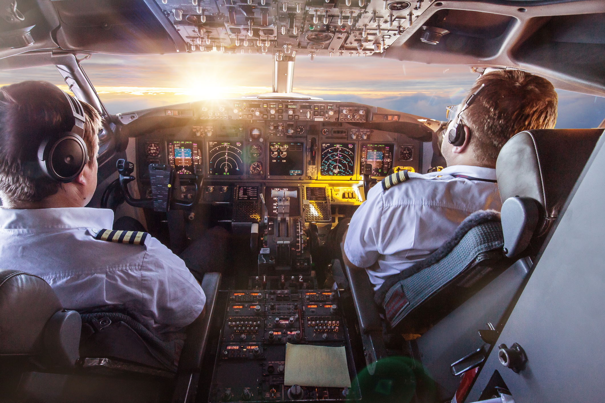 Pilot Shortage Crisis: 4,300 Captains Must Retire Every Year | AirMag.aero