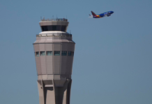 Flight Safety at Risk as Controllers Miss Paychecks, Union President Warns Flight Safety at Risk as Controllers Miss Paychecks, Union President Warns